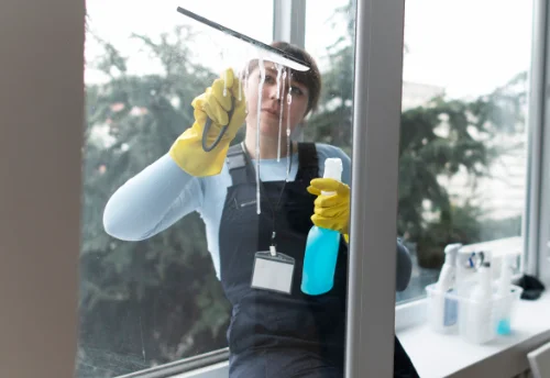 Nettoyage de vitres intérieures et extérieures à Sainte-Léocadie